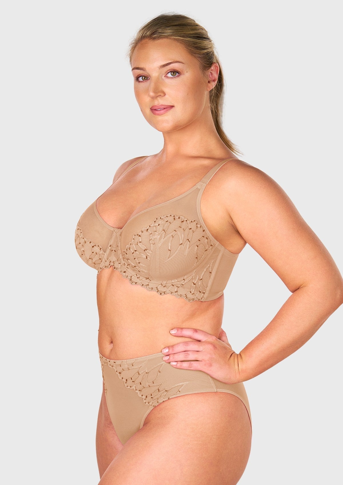 Winter Sonata Embroidered Lace Trim Full Coverage Unlined Underwire Bra